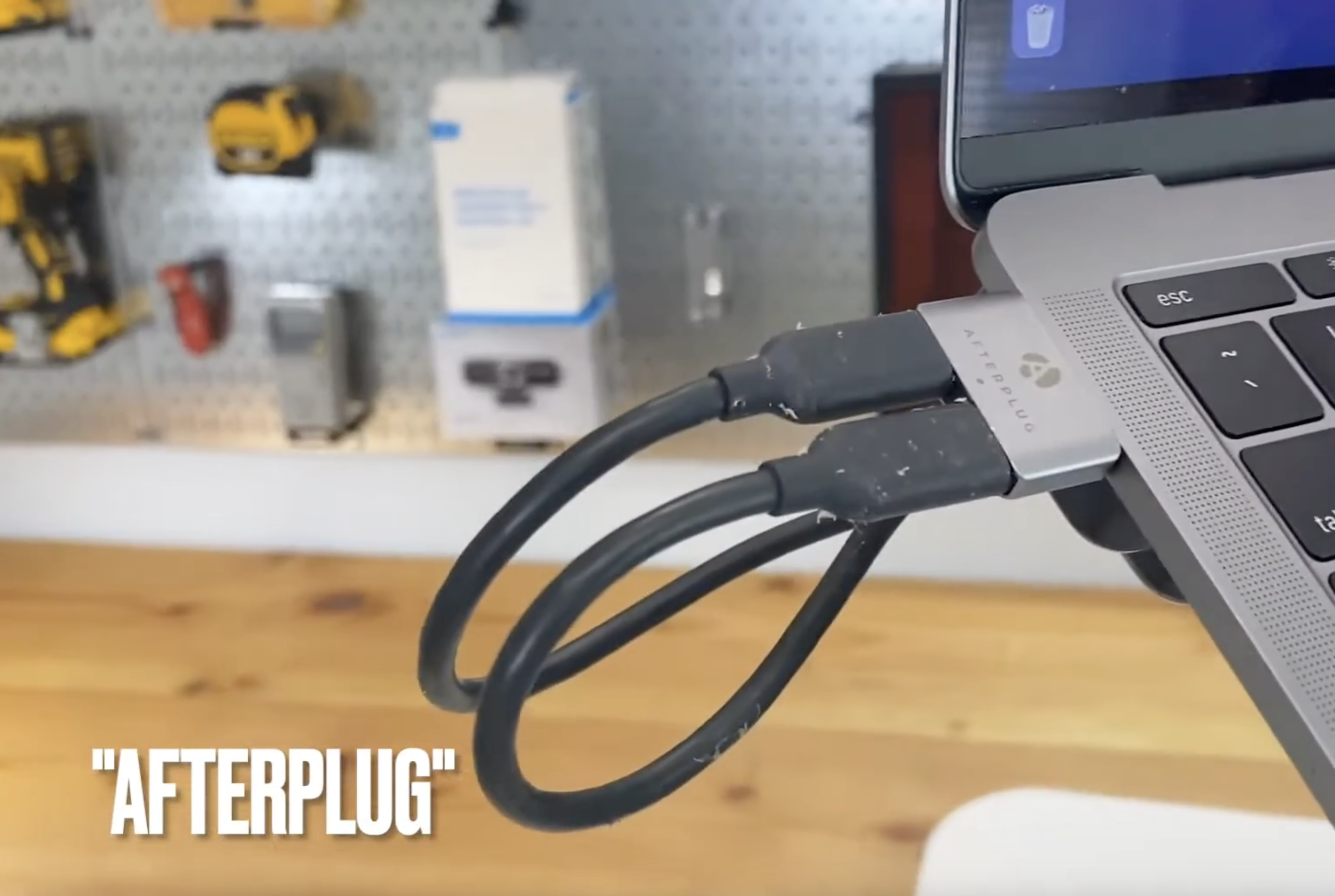 Amazon.com: Afterplug Dual USB‑C Extender for MacBook with Case, 2